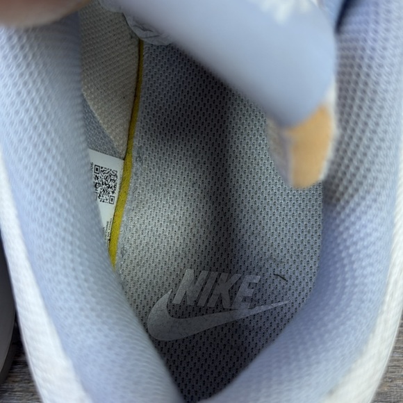 Women’s Nike Dunk Low Disrupt ‘Ghost’ DJ3077-100 W11 M9.5 - Picture 8 of 9